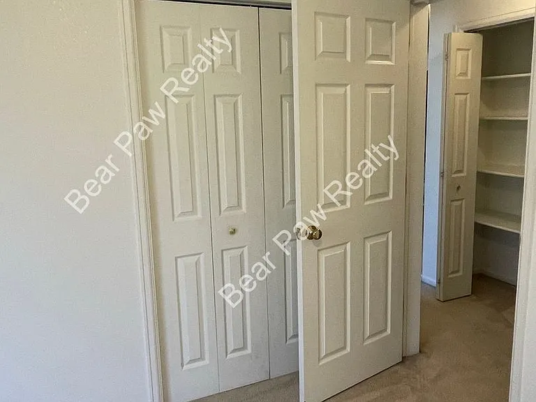 1218 Taft Ave — Photo 4