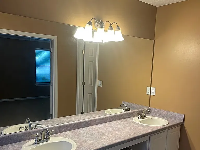 6020 Kingston Wood Way — Photo 16