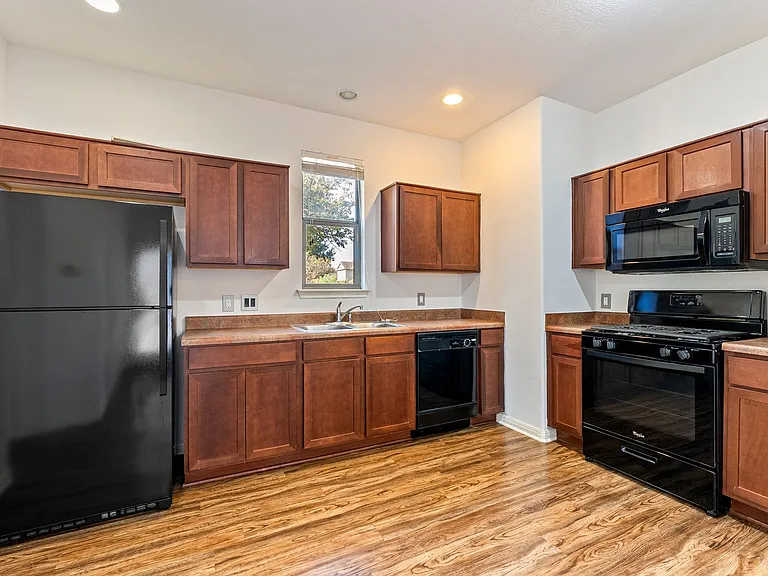 4601 Best Way — Photo 5