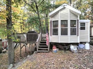 105 Viking Dr, Milford, PA 18337