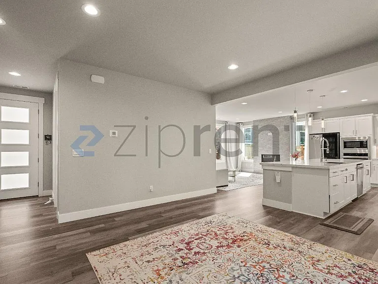 16547 8th Ave NE #A — Photo 3