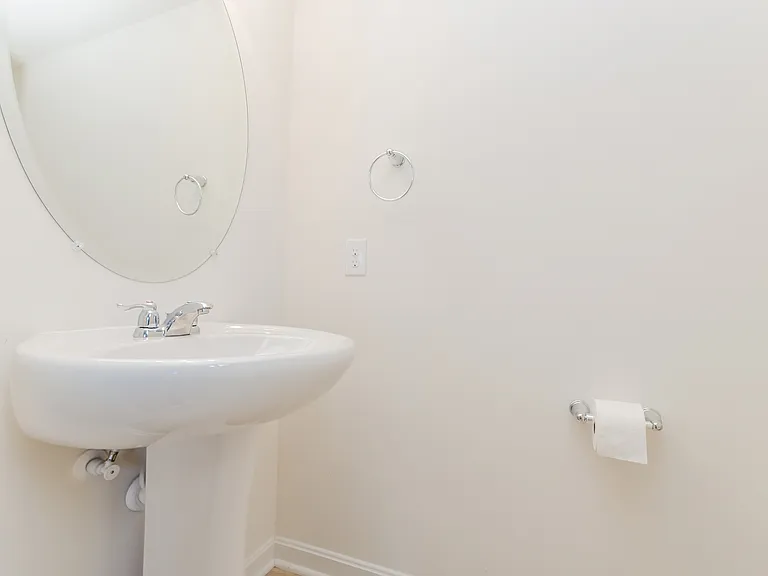 172 Drexel Ct — Photo 32