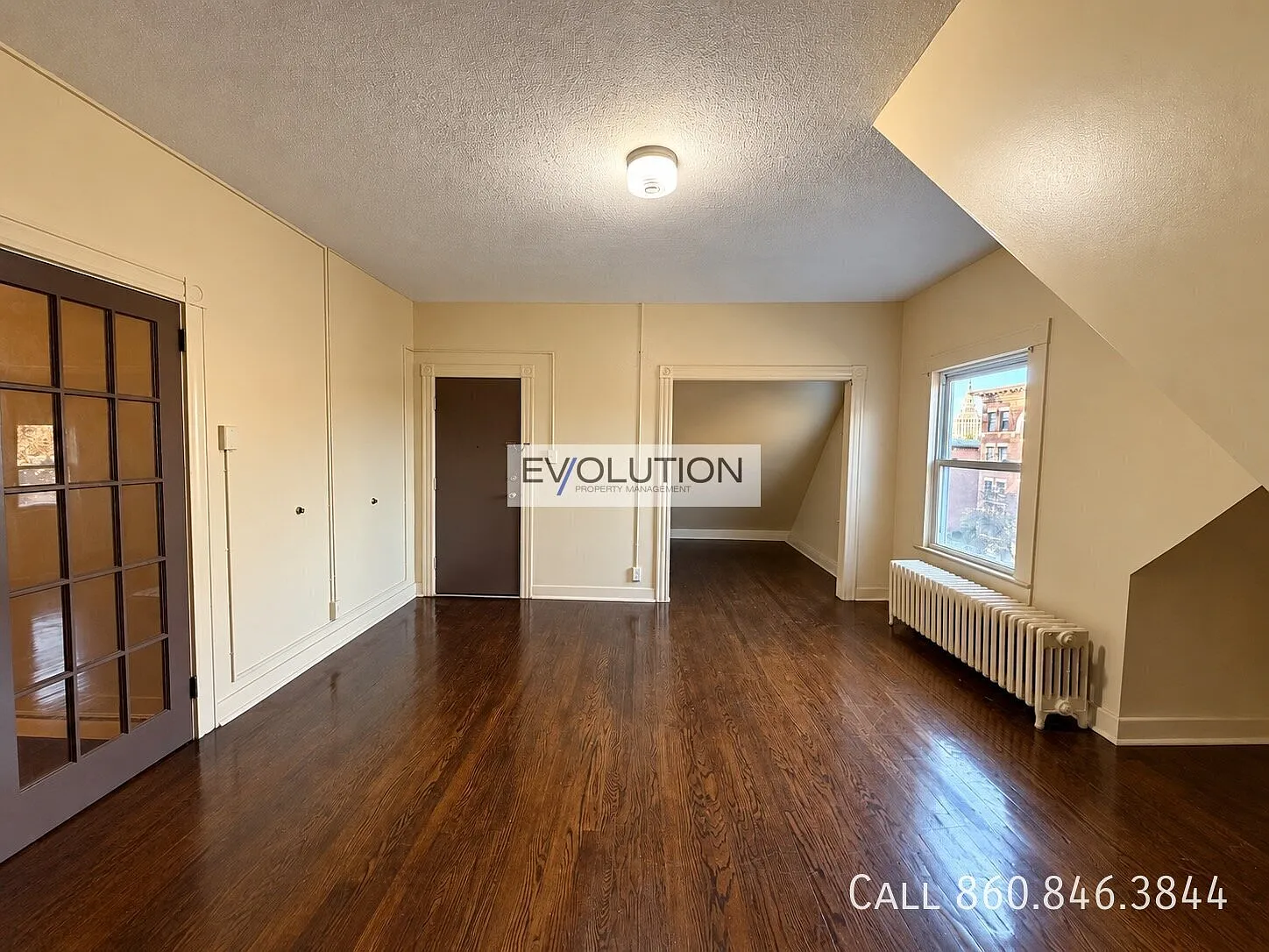 2 bed, 1100 sqft, $1,600 — Photo 2
