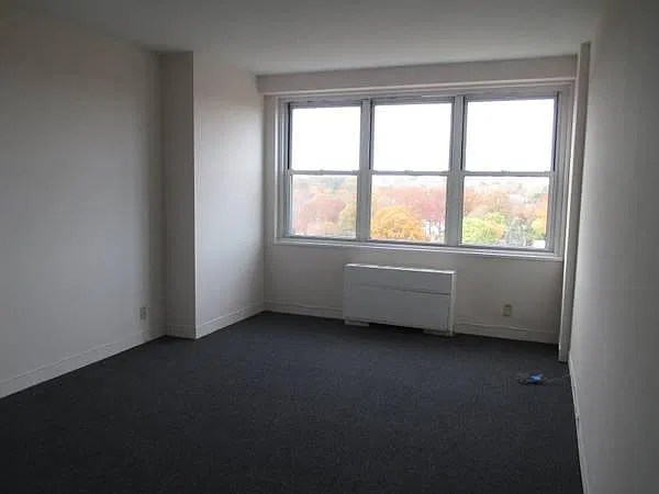 2625 Park Ave — Photo 3