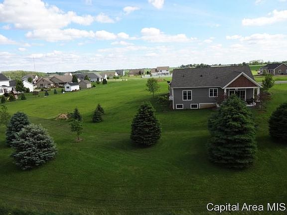 5th image of 911 Winding Oaks Dr