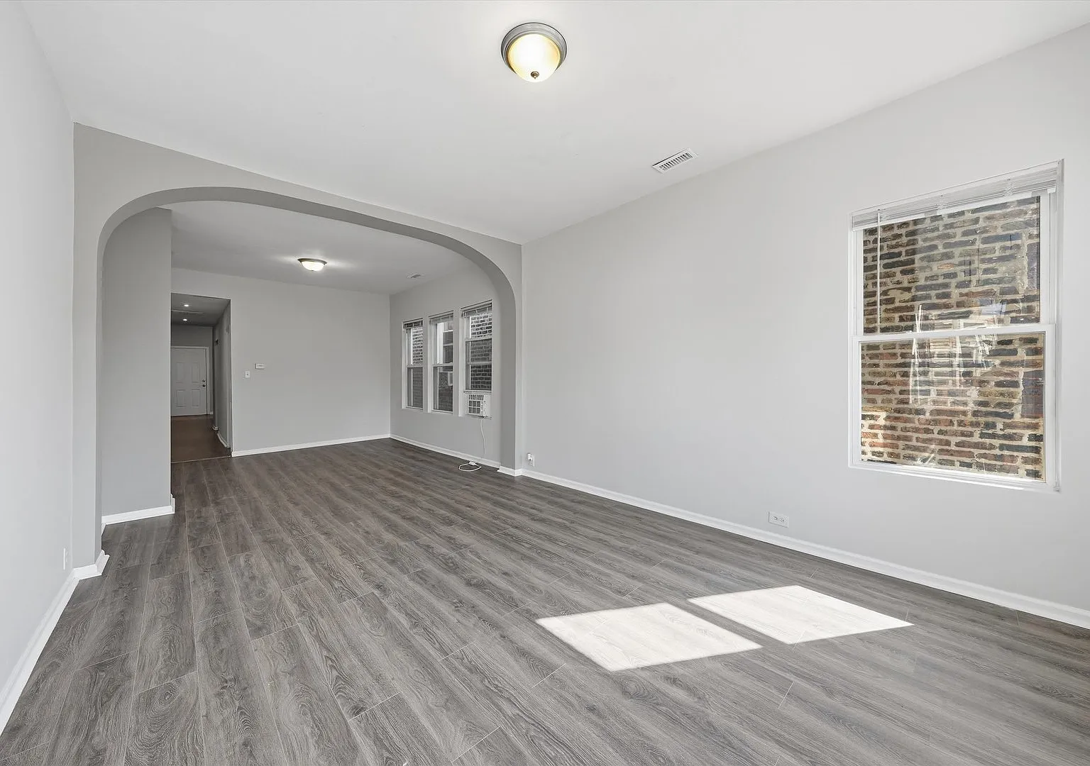 3 bed, 1000 sqft, $1,750 — Photo 3