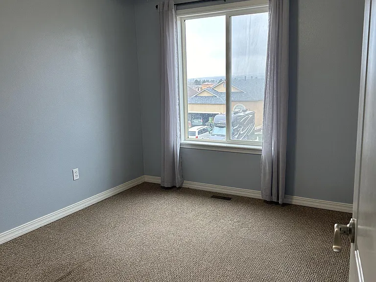 821 Circle Dr — Photo 6