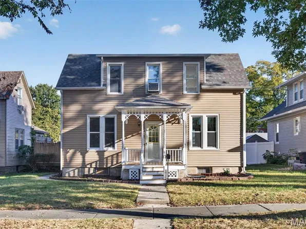 1011 13th St, Highland, IL 62249