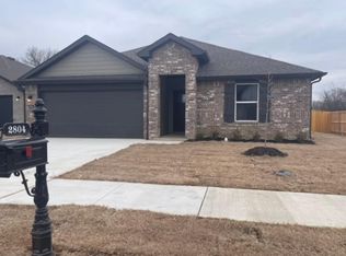 2804 Spring Creek Ct, Claremore, OK 74019