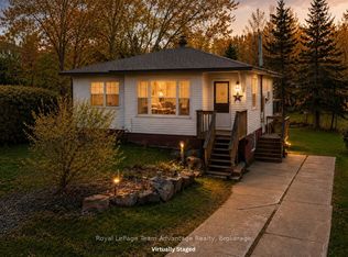 2 Meadow St, Parry Sound, ON P2A 2L9