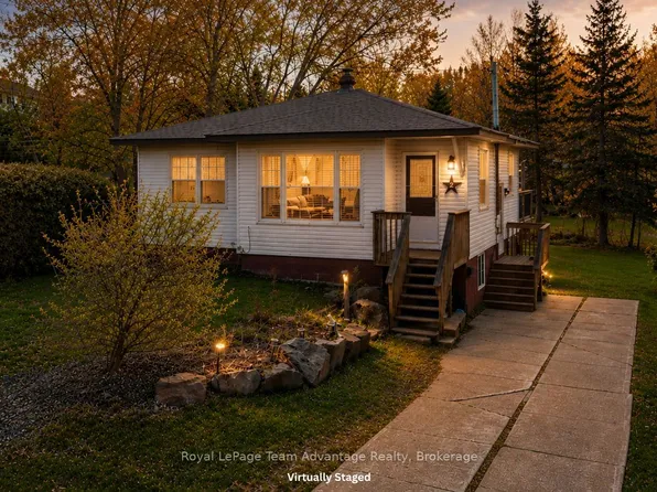 2 Meadow St, Parry Sound, ON P2A 2L9