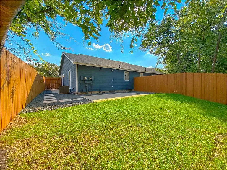 11908 Sunhillow Bnd #B — Photo 23