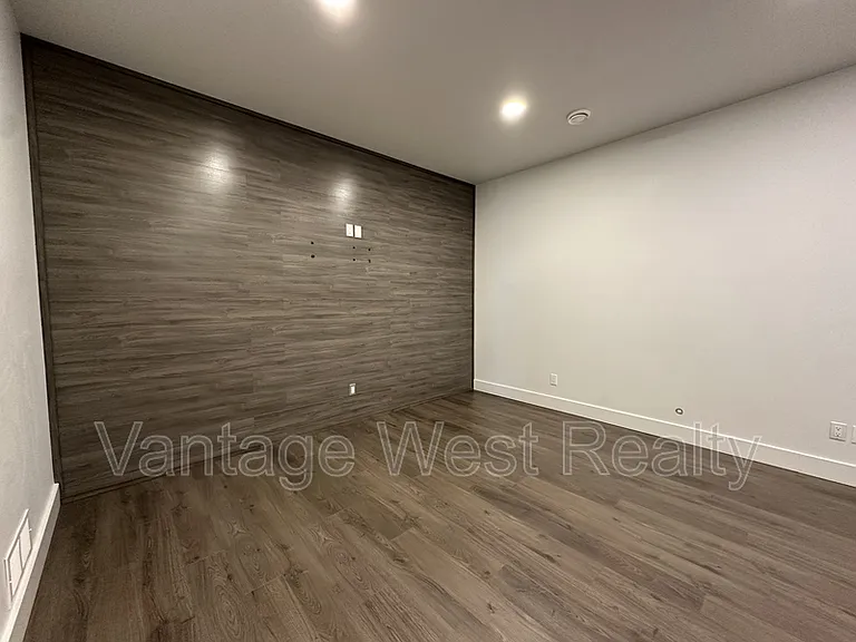889B Mount Ida Dr — Photo 14