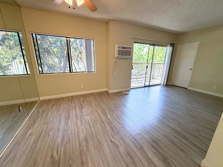 5245 Chesebro Rd — Photo 23
