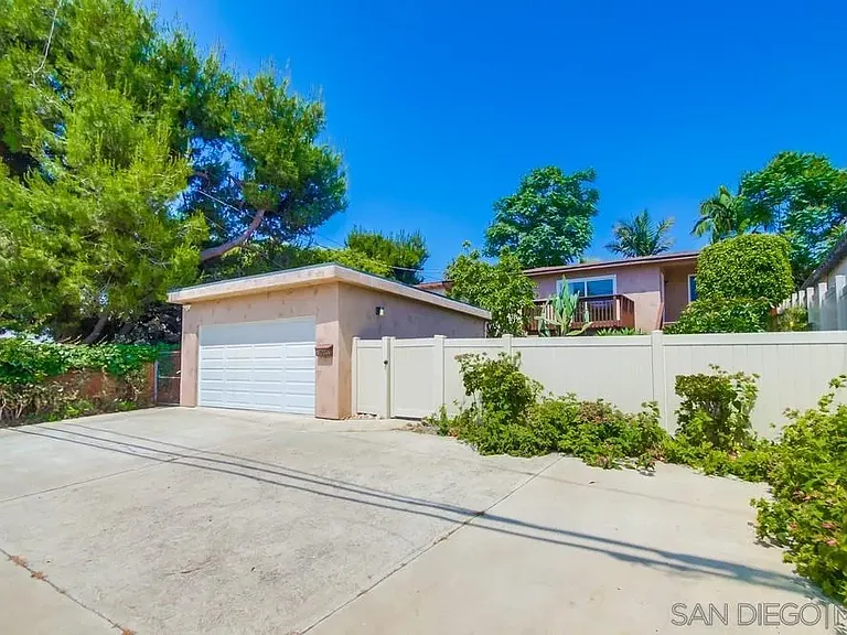 1712 Bervy St — Photo 3