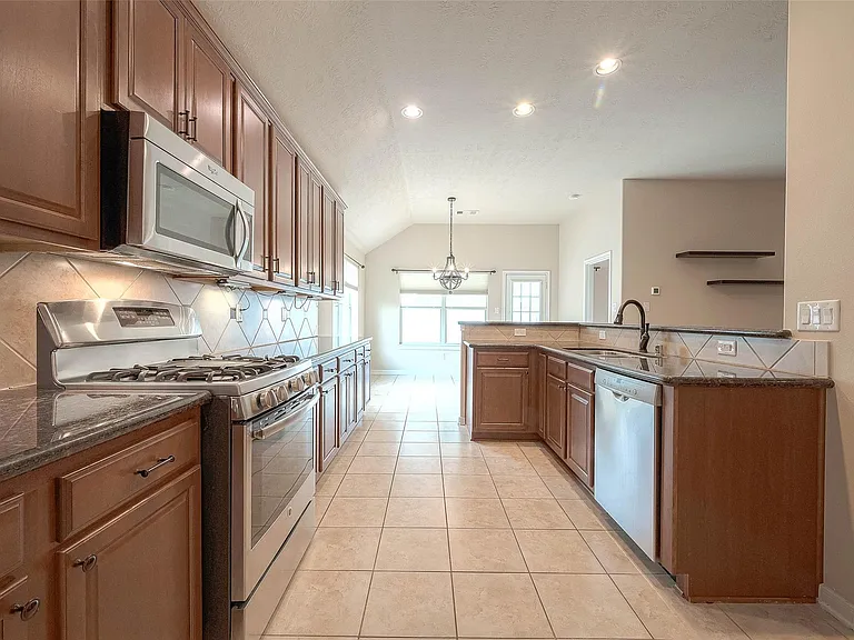 18903 Pinewood Point Ln — Photo 12
