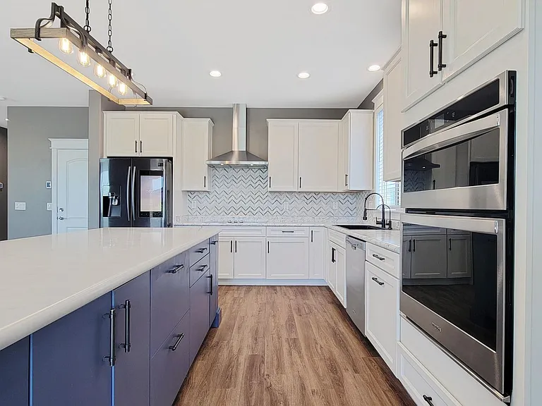 56 S 190th Ln — Photo 17