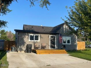 717 & 721 4th Ave W, Williston, ND 58801
