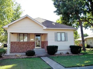904 E Oak St, West Frankfort, IL 62896