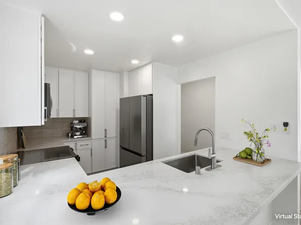 930 Via Mil Cumbres Unit 151, Solana Beach, CA 92075