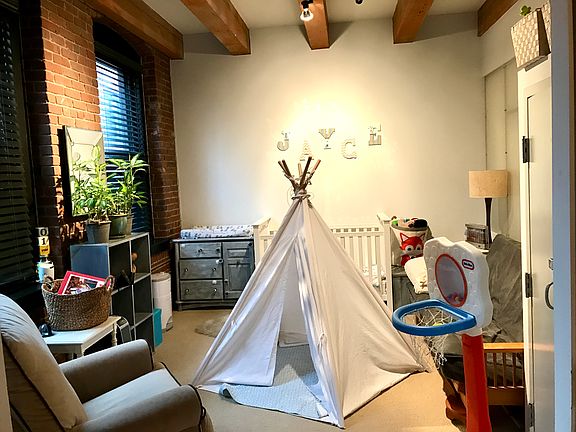 4th image of 33 Sleeper St APT 408