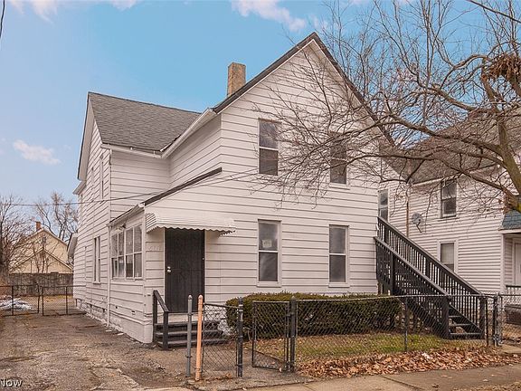 3rd image of 5817 Prosser Ave