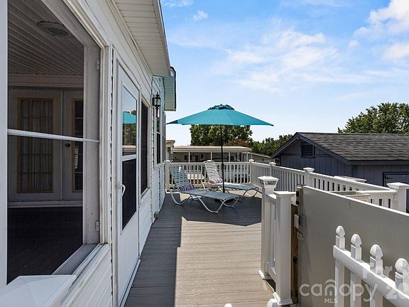 2nd image of 111 Scenic View Ln