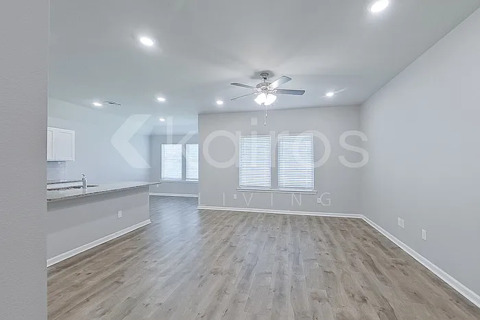 3 bed, 2.0 bath, 1447 sqft, $1,845 — Photo 2
