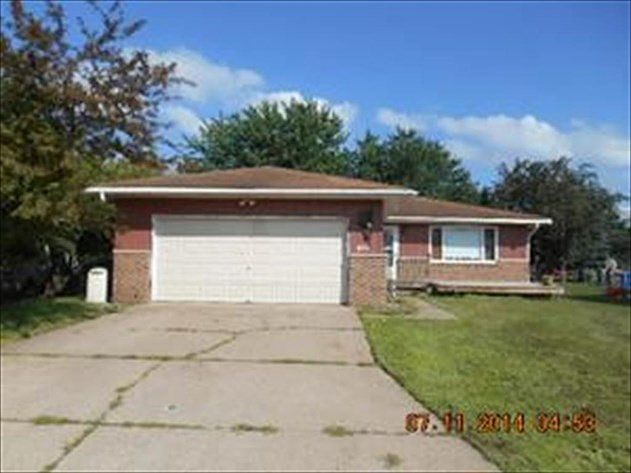 1st image of 850 52nd Ave