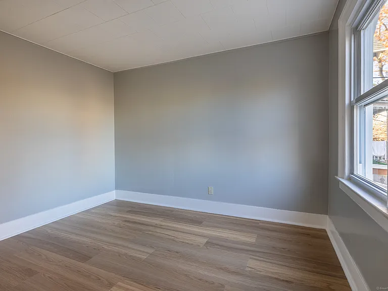 216 Howard Ave — Photo 16