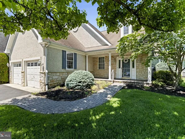 17 Goldenrod Ln, Marlton, NJ 08053