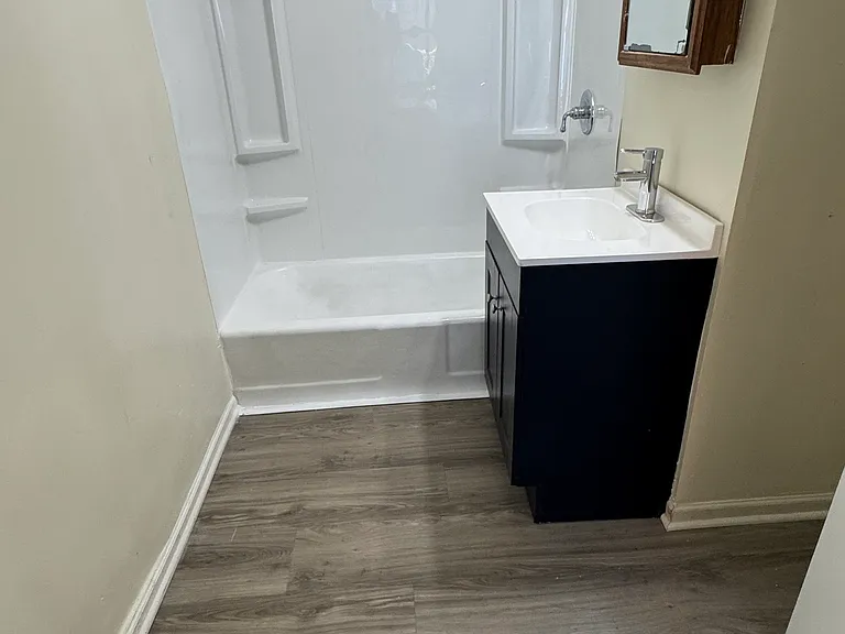 1374 Main St #2 — Photo 5