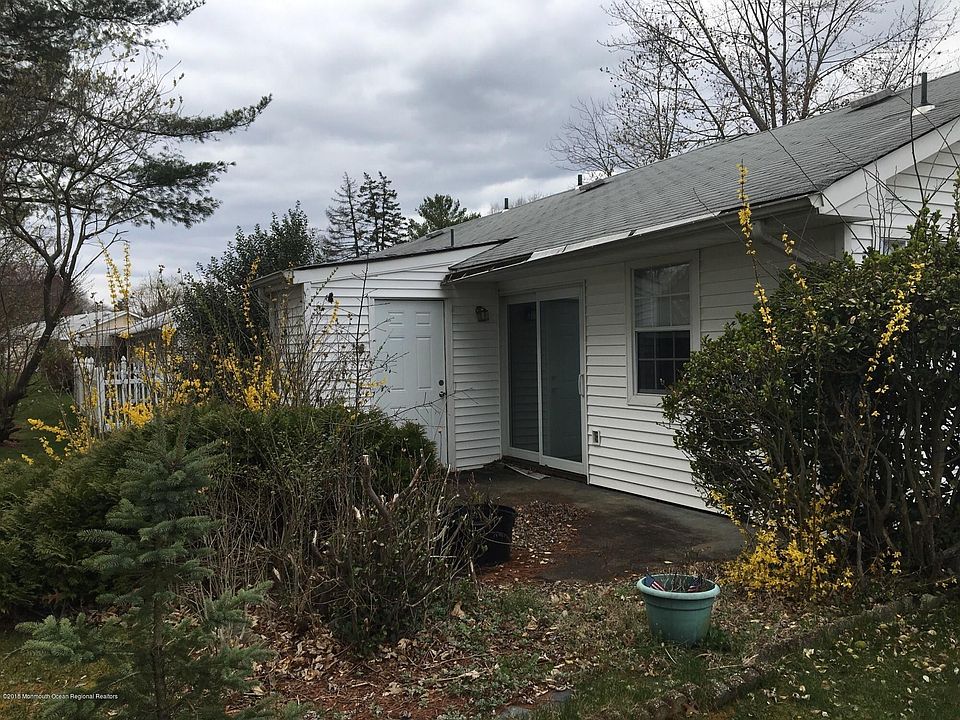 2nd image of 139 A Sunflower Drive #A