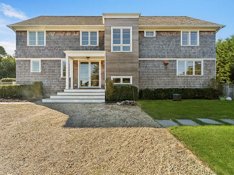 93 Redwood Rd — Photo 3
