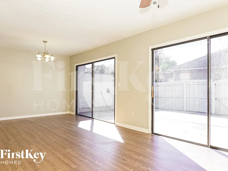1315 Wilderness Ln — Photo 3