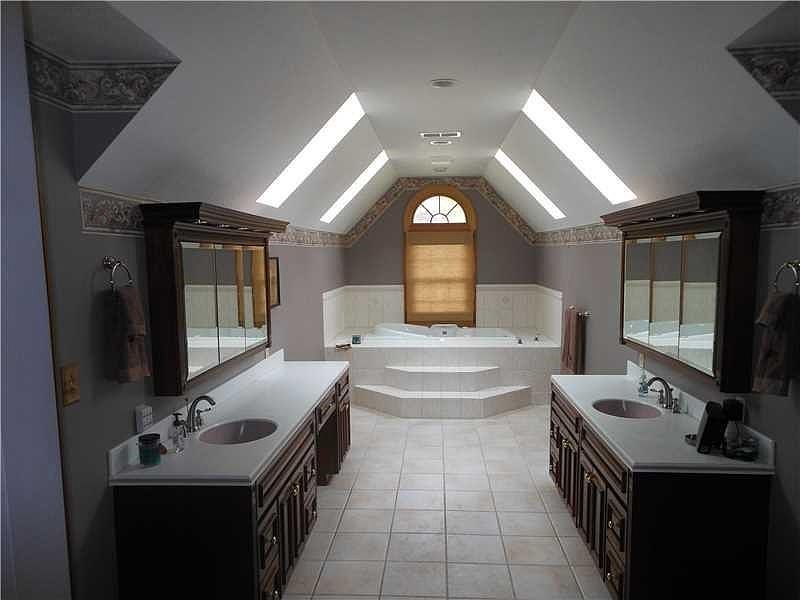 2nd image of 6 Kingswood Ct