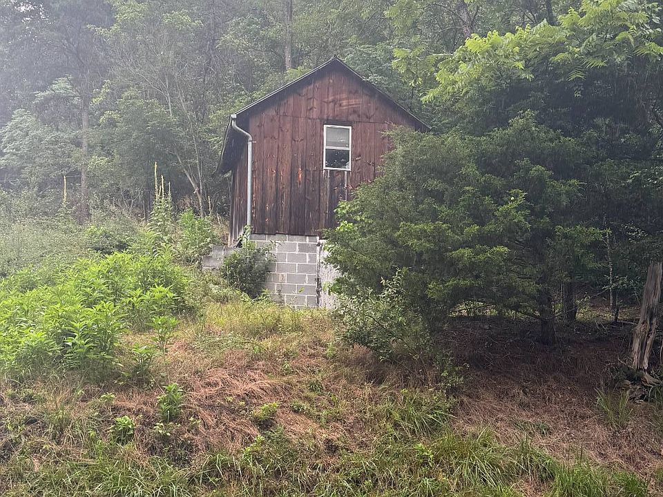 2nd image of 7 Spring Run Rd