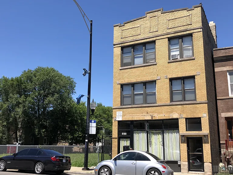 4810 W Armitage Ave #2F — Photo 16