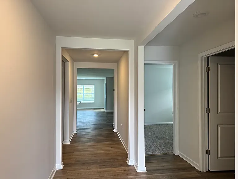 121 Cascade Ln — Photo 2