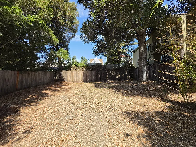 3139 Harrison St — Photo 33