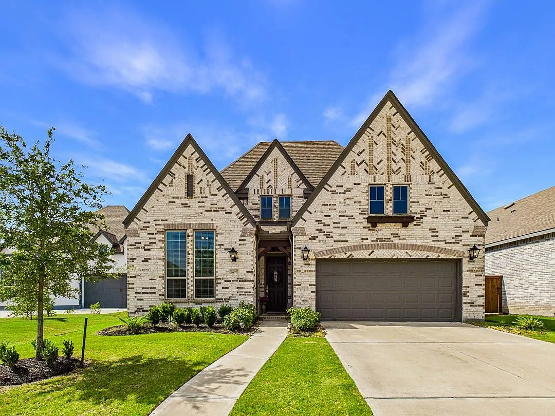 4 bed, 3.0 bath, 2548 sqft, $3,600 — Photo 1