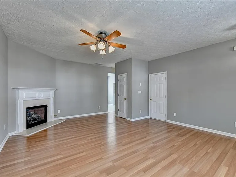 3067 Kentmere Dr — Photo 8