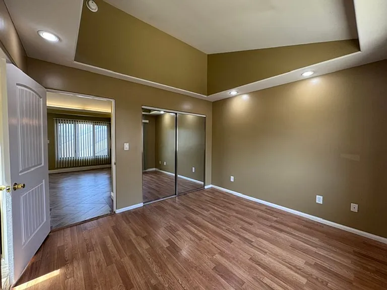 1120 Stanley Ave — Photo 12