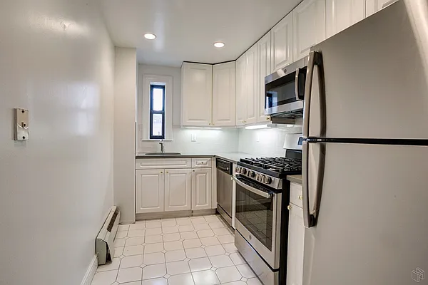 Rented by Halstead Real Estate | media 6