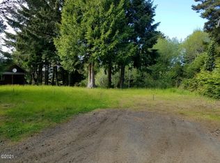 260 View Dr, Waldport, OR 97394