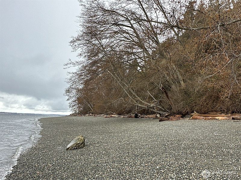 4th image of 2 XX Woodland Beach Road