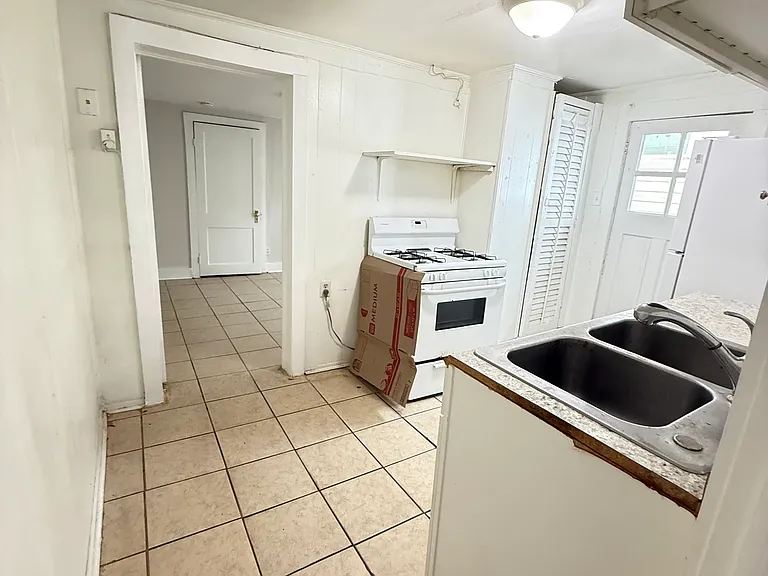 4129 Prytania St #1/2 — Photo 7