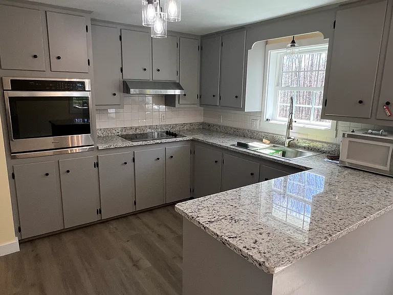 157 Middle Rd — Photo 8