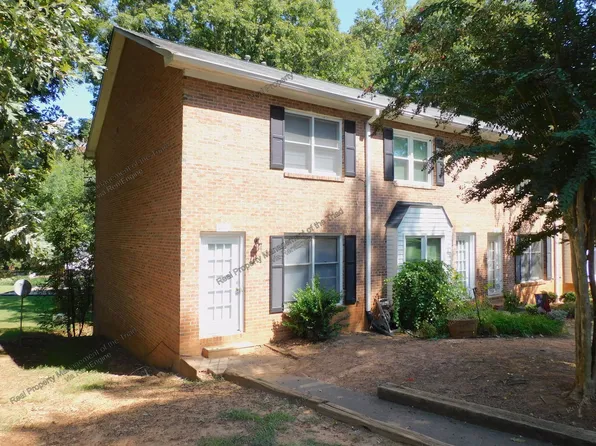 1447 King Charles Dr, Clemmons, NC 27012