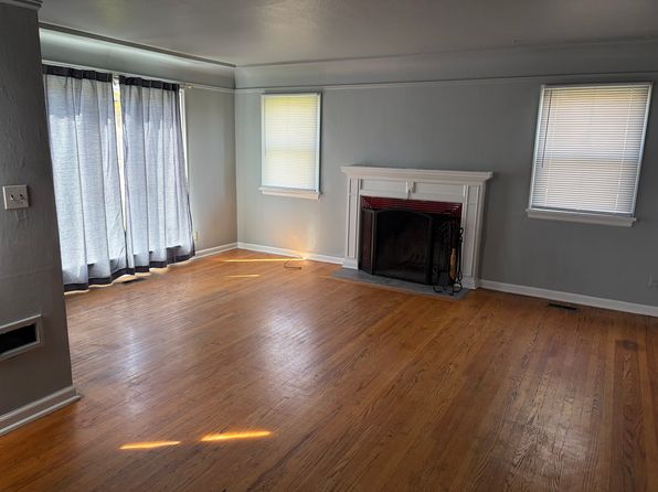 705 NE Dekum St